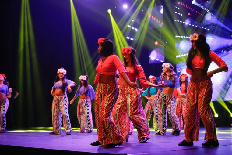Tribe Dance Hold Your Dream 